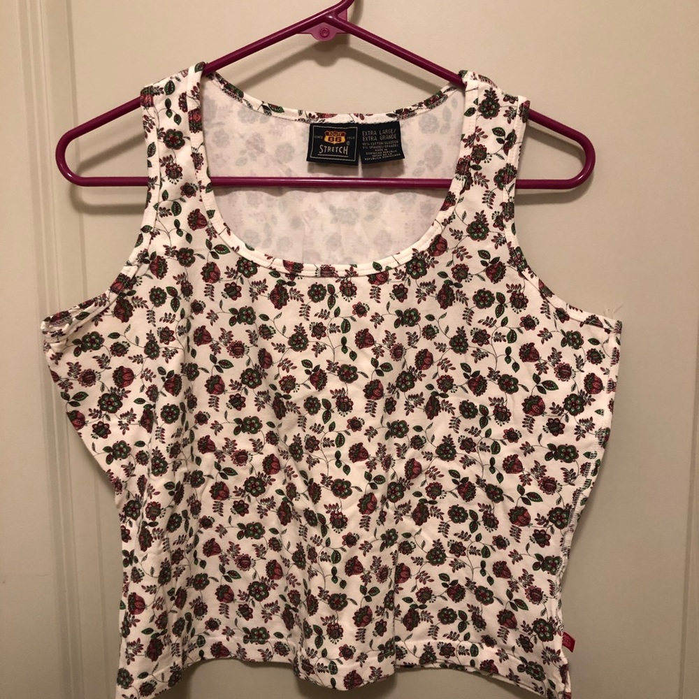 Cute pale pink tank top with rose colored flowers